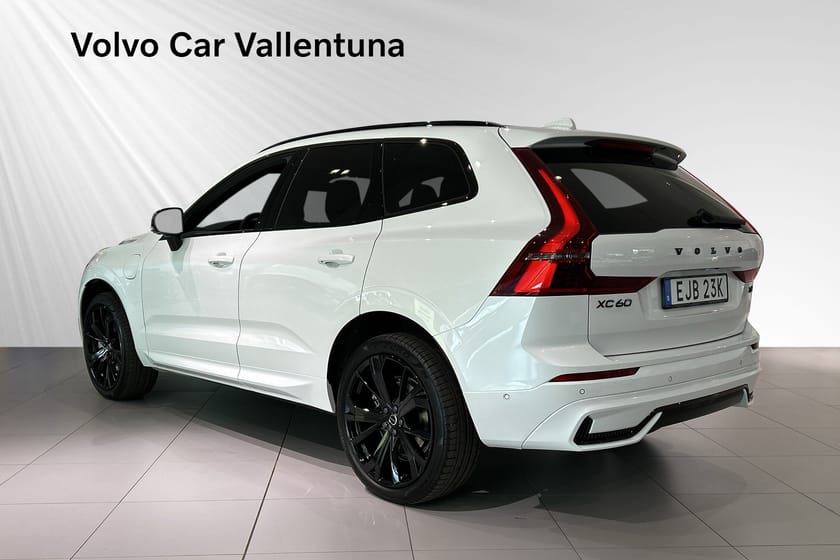 Bild 3 av Volvo XC60 T6 Plus Black Nordic Edition FRIA VINTERHJUL