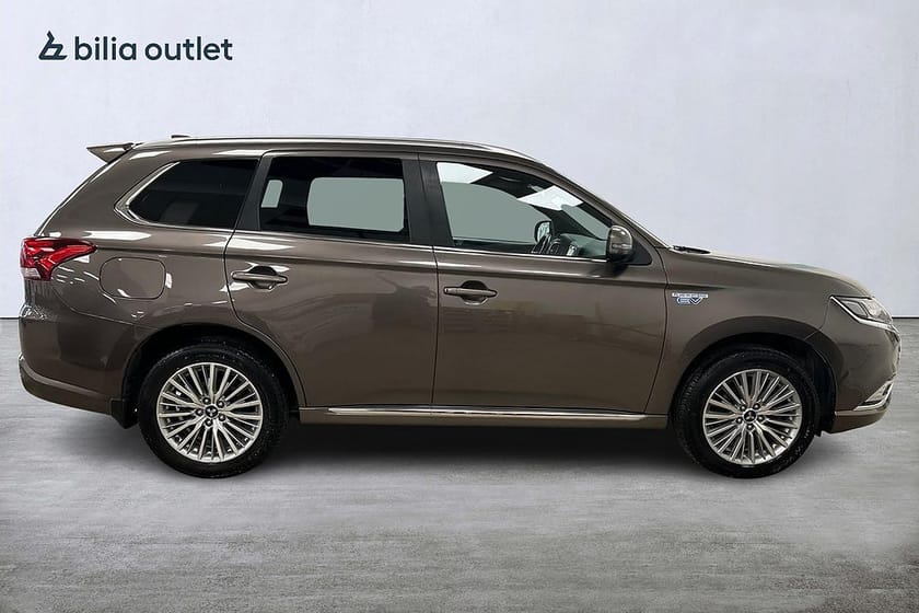 Bild 5 av Mitsubishi Outlander PHEV CVT Business 360°kam Drag Skinn Power Sound System