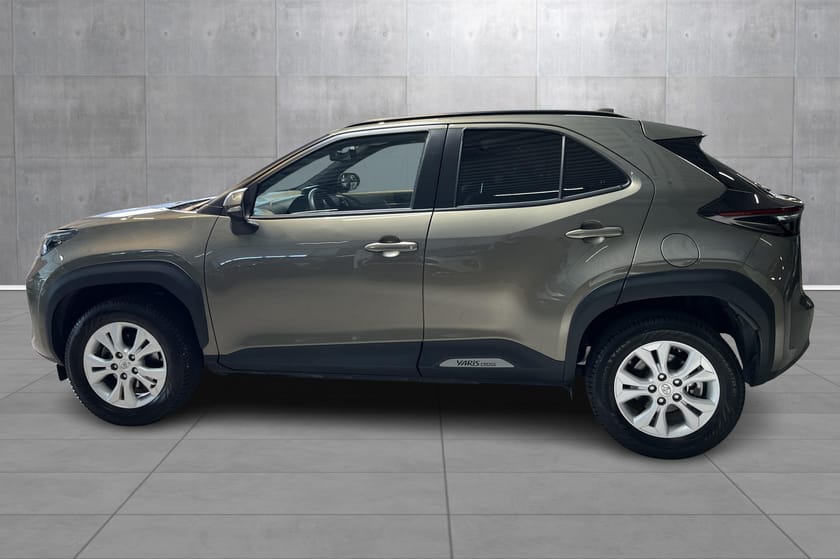 Bilde 2 av Toyota Yaris Cross Hybrid 115 AWD-i AWD Active 1,5 Rentekamp 6.25% med 35%EK