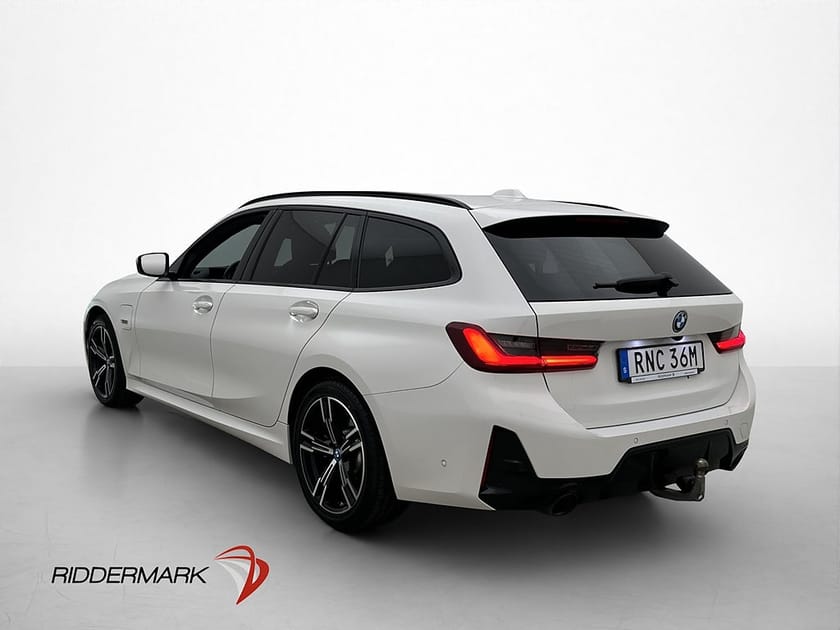 Bild 5 av BMW 330e xDrive Touring M Sport Widescreen Live Cockpit Kamera MOMS