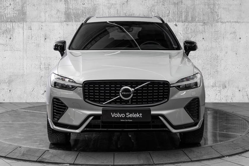 Bilde 4 av Volvo XC60 T6 AWD Plug In Hybrid Plus Dark 350Hk. Hengerfeste!