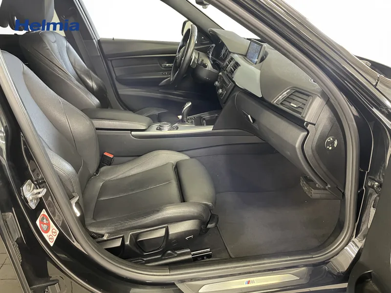 Bild 10 av 15 – BMW 3-serie 330d xDrive Touring 258hk M Sport