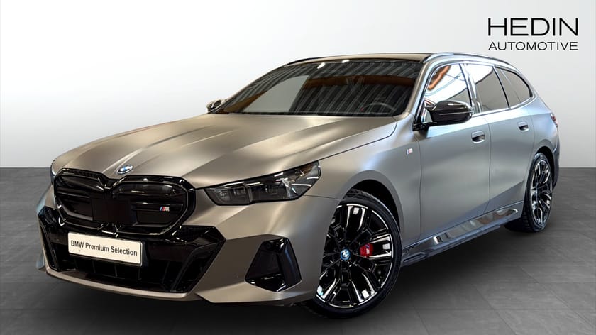 Bild 1 av BMW i5 M60 xDrive Touring M Sport Pro Bowers/Wilkins Kolfiberpaket SE SPEC*