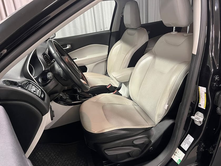 Bild 4 av Jeep Compass LIMITED 4WD AUT 1,4 170 hk, Skinn