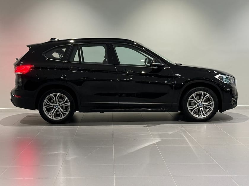 Bild 3 av BMW X1 xDrive25e Sport Line Drag HeadUp Rattvärme