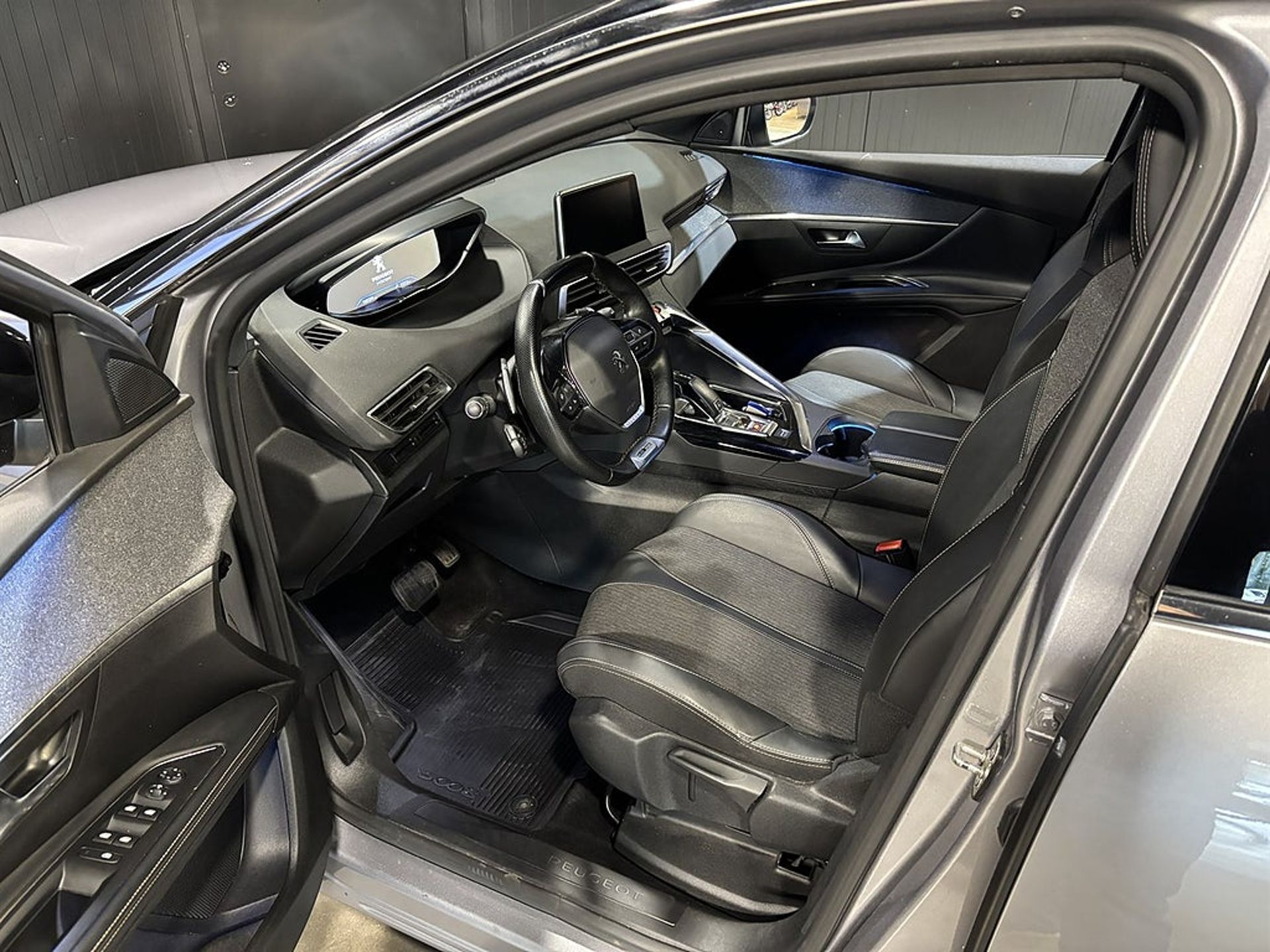 Peugeot 5008 2020, kuva 7/10
