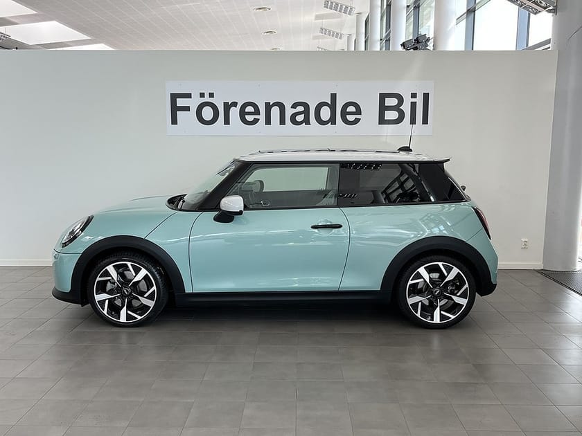 Bild 4 av MINI Cooper S Aut Classic Trim H/K HUD Rattvärme Nav Backkamera