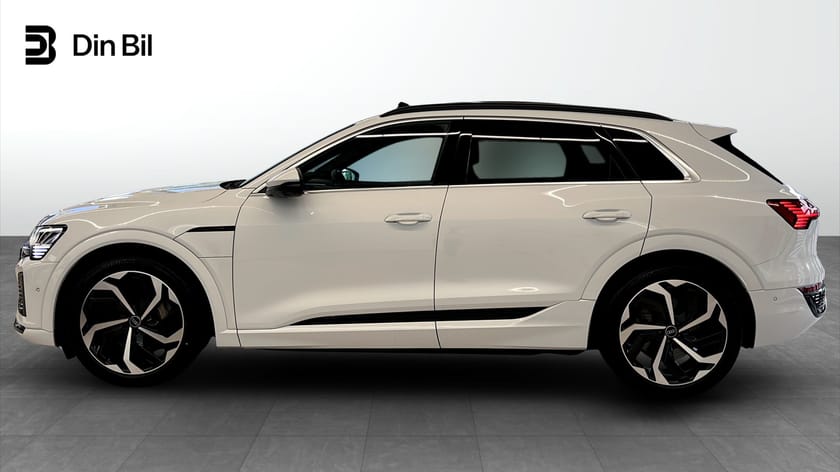 Bild 2 av Audi Q8 55 e-tron quattro S line 300 kW
