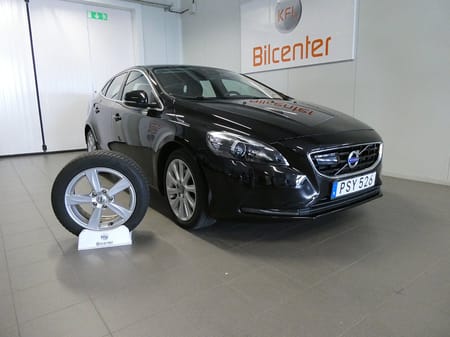 Volvo V40 D3 Momentum Drag-BLIS-Värm-Adaptiv-Navi*KAMREMSBYTT*SoV