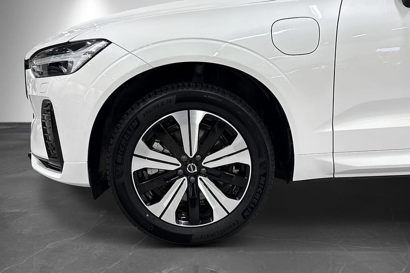 Bild 2 av Volvo XC60 Recharge T6 AWD 350hk Plus Dark Edition Moms Pano Bkam