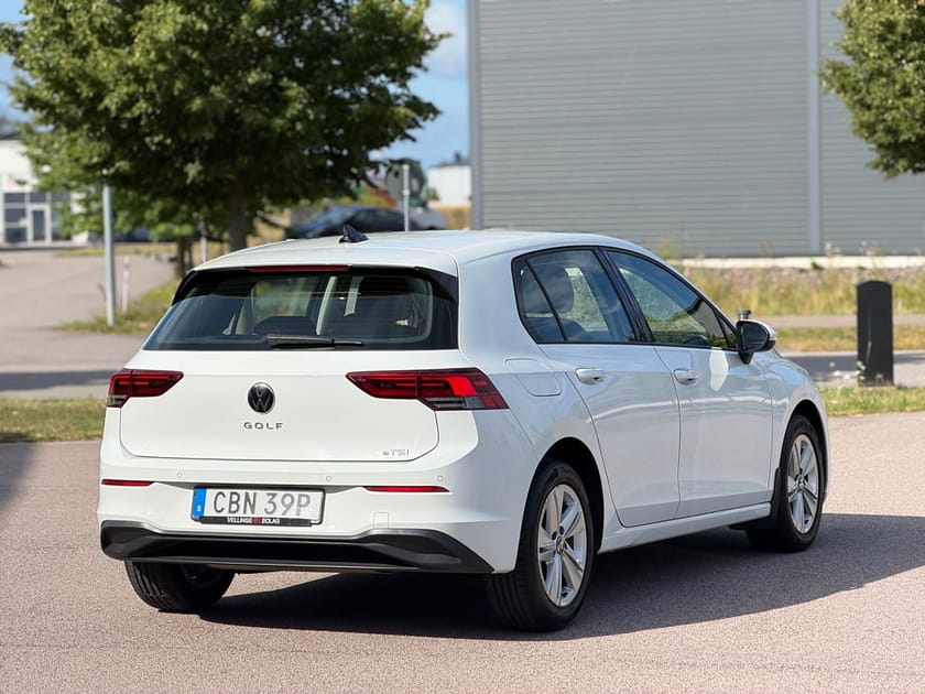 Bild 5 av Volkswagen Golf 1.0 eTSI Automat B-Kamera Rattvärme