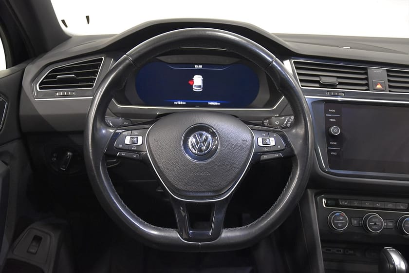 Bild 2 av Volkswagen Tiguan 2.0 TDI 4M R-Line Drag D-Värm Cockpit Pano Dynaudio 190hk