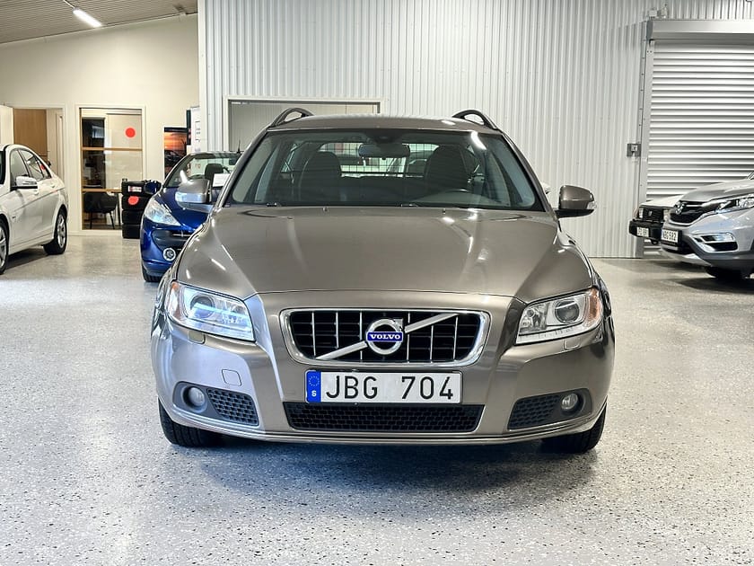 Bild 2 av Volvo V70 2.4D Momentum Euro 4 Ny Koppling Kamrem bytt Nya S-däck