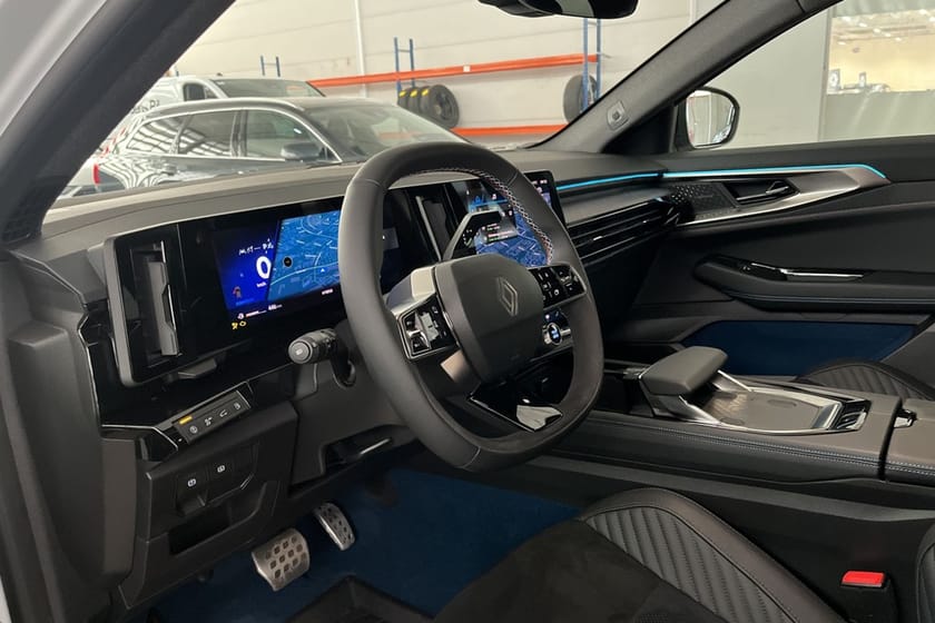 Bild 5 av Renault Rafale E-Tech 4x4 PHEV 300 atelier Alpine+ *SE SPEC*