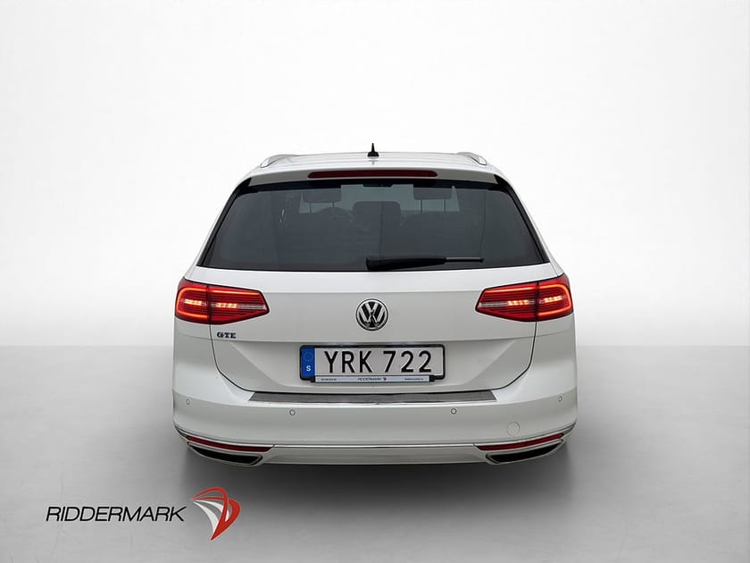 Bild 3 av Volkswagen Passat Variant GTE 218hk Cockpit Pano Skinn 360° Navi