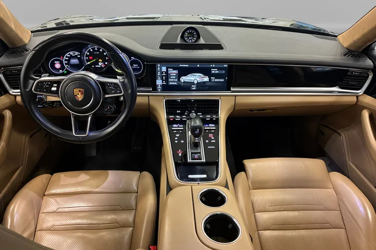 Porsche Panamera 4 E-Hybrid