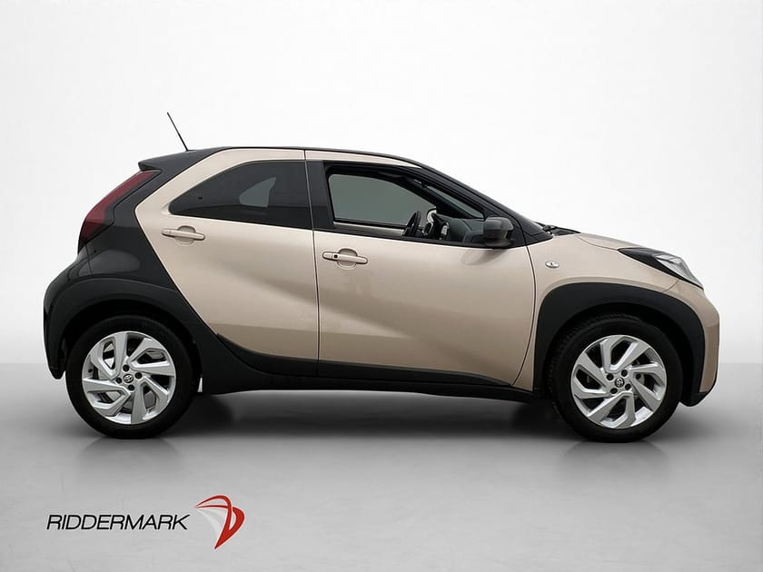 Bild 4 av Toyota Aygo X 1.0 72hk Pulse Kamera Navi CarPlay Adapti-Fart
