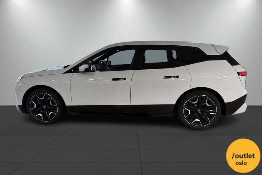 Bilde 2 av BMW iX xDrive40