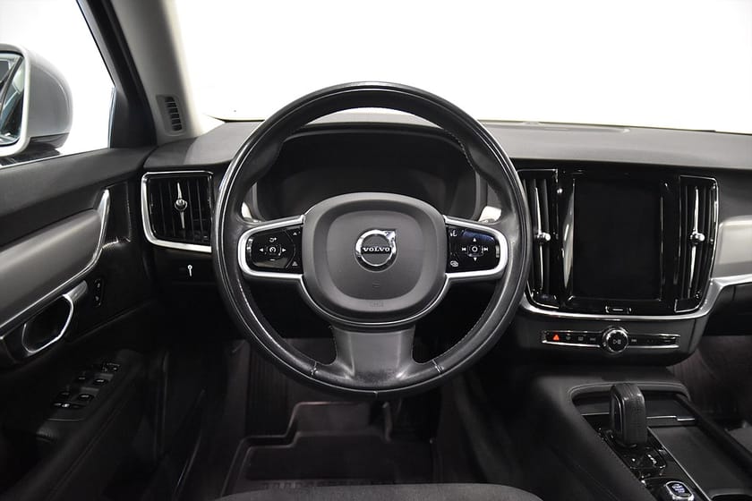 Bild 2 av Volvo V90 B4 Aut Momentum Drag Keyless H/K Navi P-värm Rattv AdaptivF B-kam 197hk