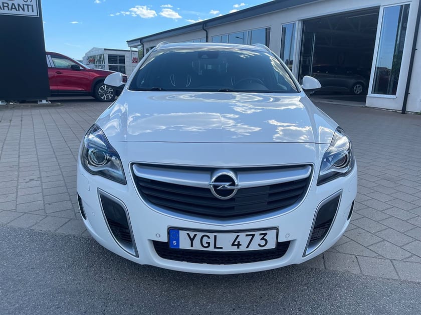 Bild 2 av Opel Insignia OPC Sports Tourer 2.8 V6 Turbo 4x4 325 hk *RECARO*