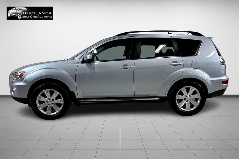 Bild 3 av Mitsubishi Outlander 7-seater 2,2Di-D 156hk AWD Business 7-sits 1 brukare