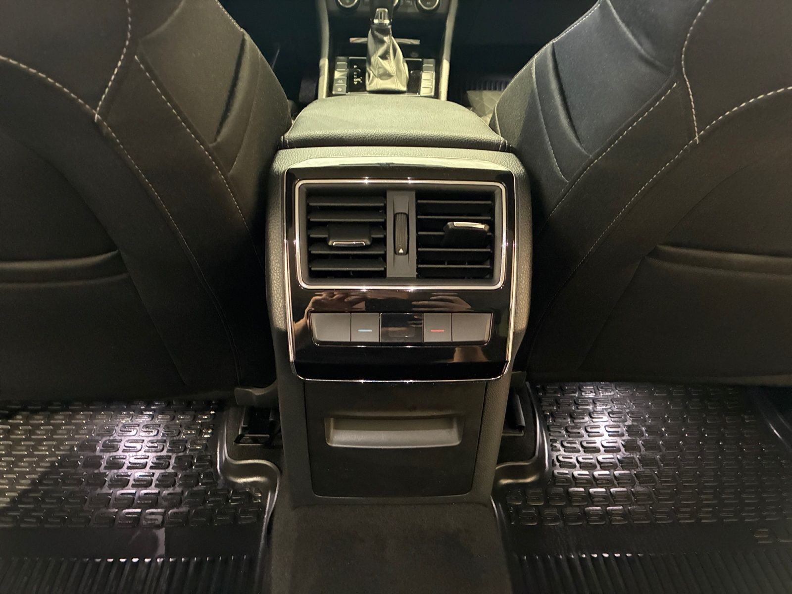 Škoda Superb Kombi 2.0 TDI DSG Sekventiell, 150hk, 2016
