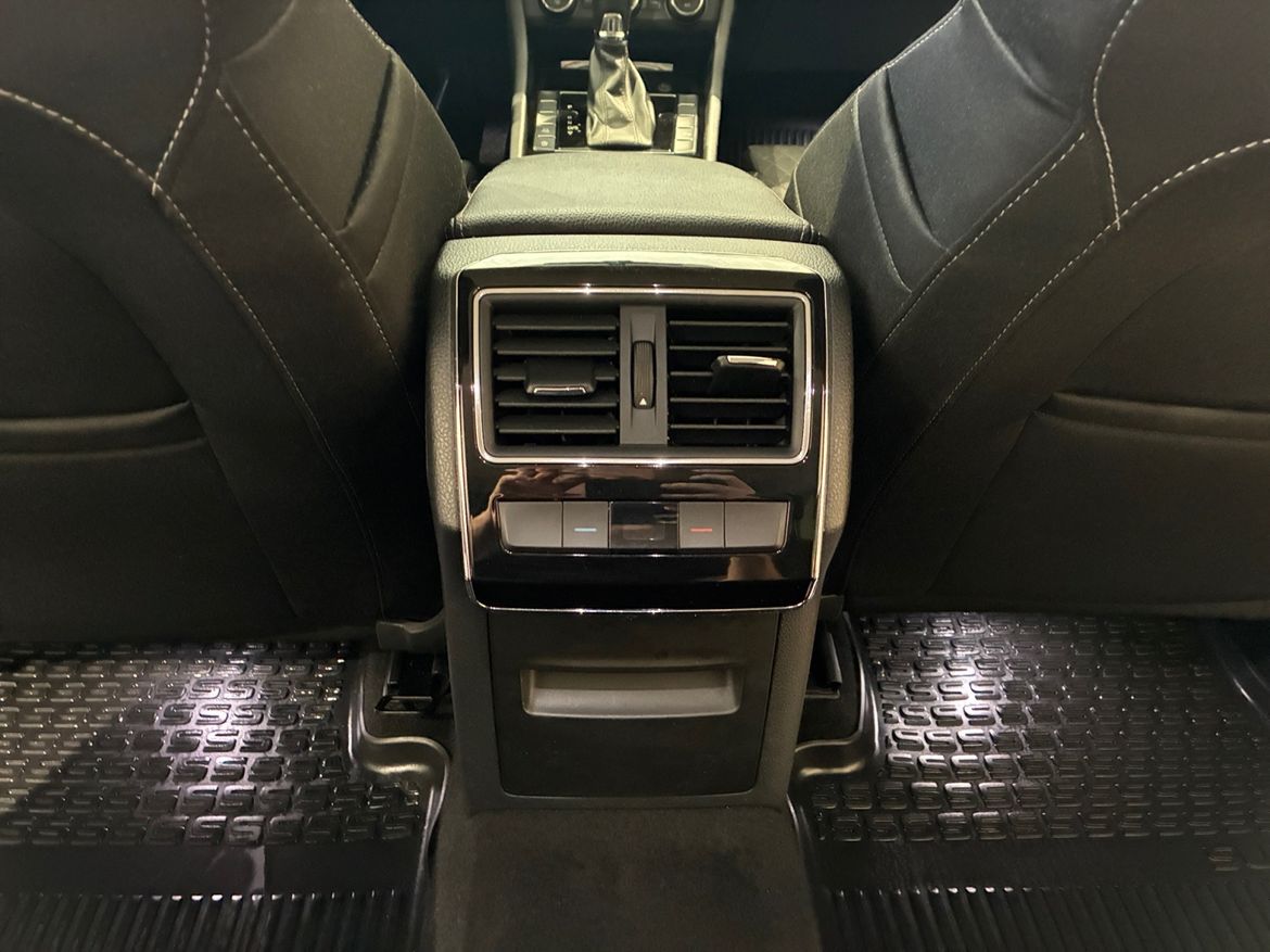 Škoda Superb Kombi 2.0 TDI DSG Sekventiell, 150hk, 2016