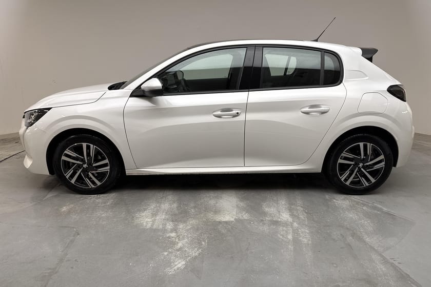 Bild 2 av Peugeot 208 1.2 PureTech 130hk Allure Panorama B-kamera