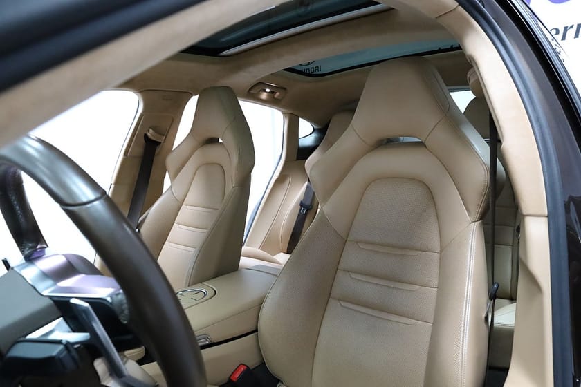 Bild 3 av Porsche Panamera GTS V8 460HK | Panorama | PDK | Luftfjädring