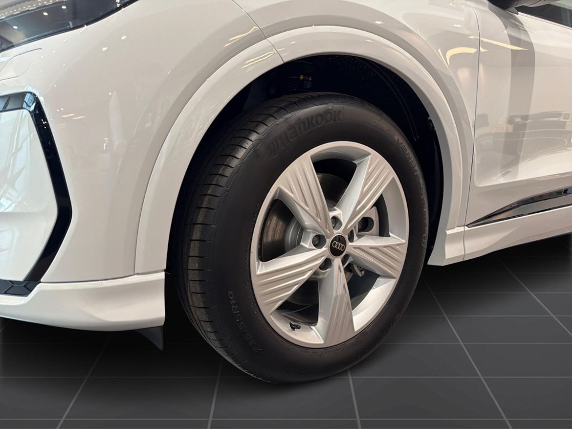 Audi Audi Q4 e-tron quattro — bild 9