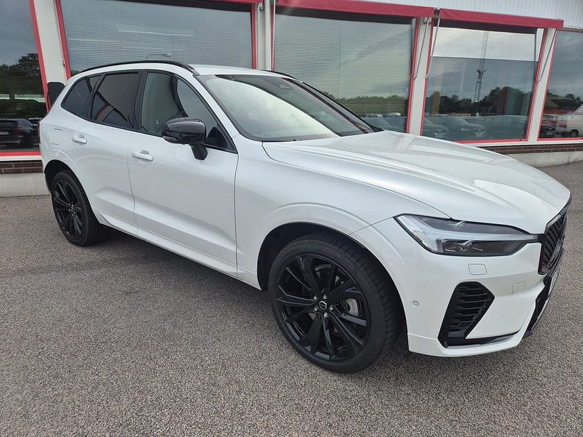 Bild 2 av Volvo XC60 Recharge Black Edition Plus AWD 350HK 4x4 Panorama Läd