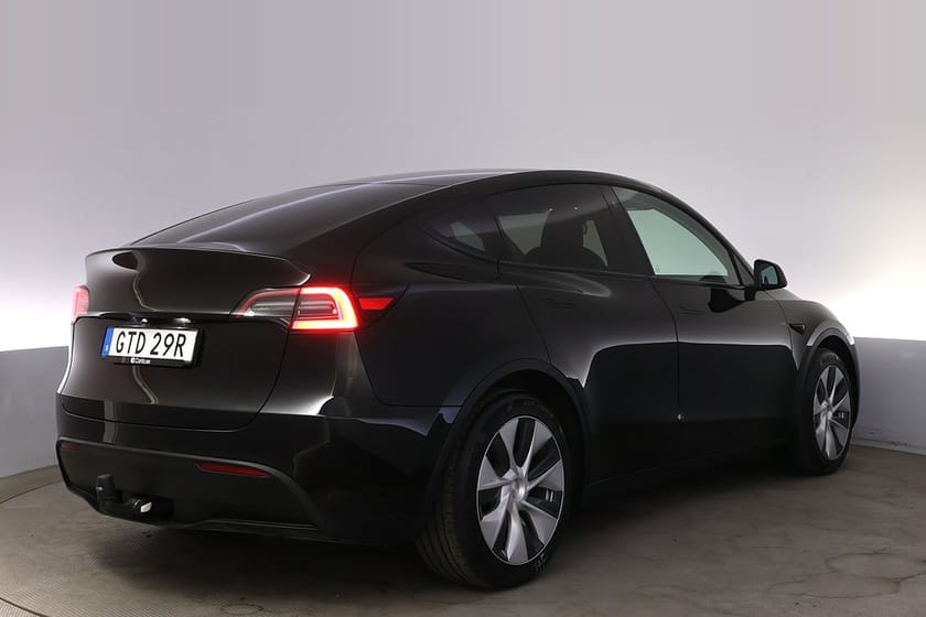 Bild 5 av Tesla Model Y Standard Range RWD Autopilot Panorama Drag