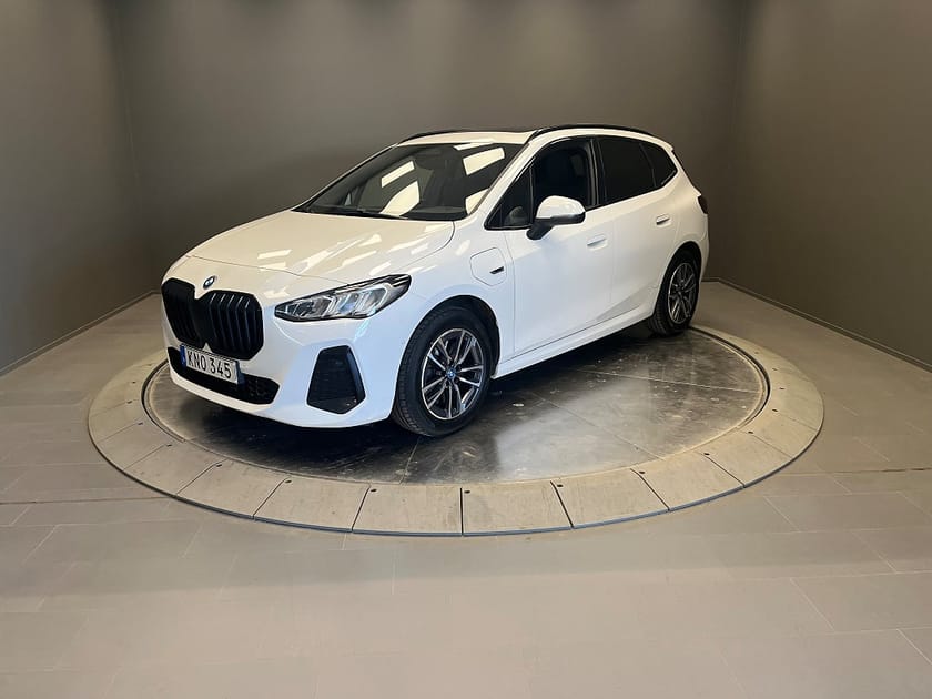 Bild 1 av BMW 230e xDrive Active Tourer M Sport Dragkrok Panorama HK Ljud