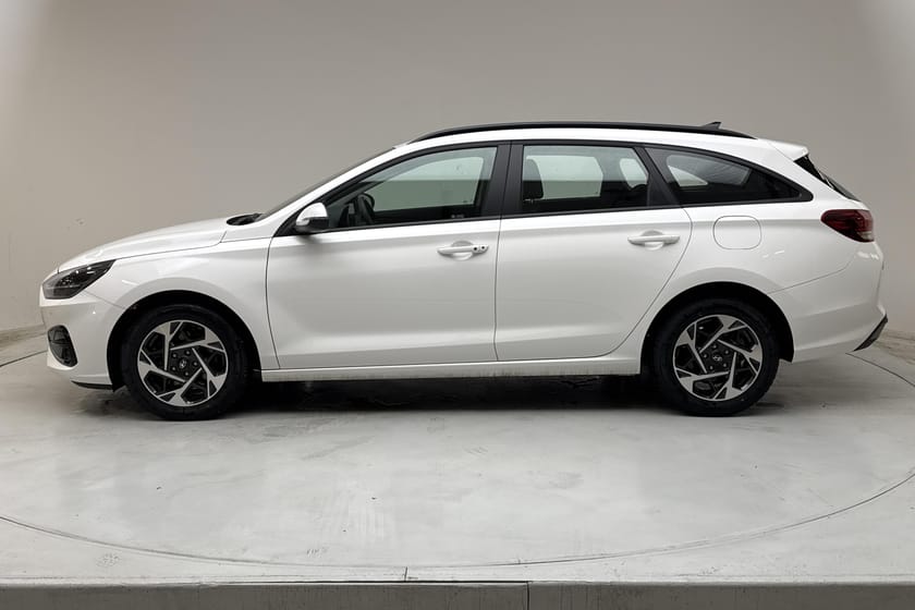 Bild 2 av Hyundai i30 Kombi 1.0 T-GDi MHEV (100hk) Navi Backkamera