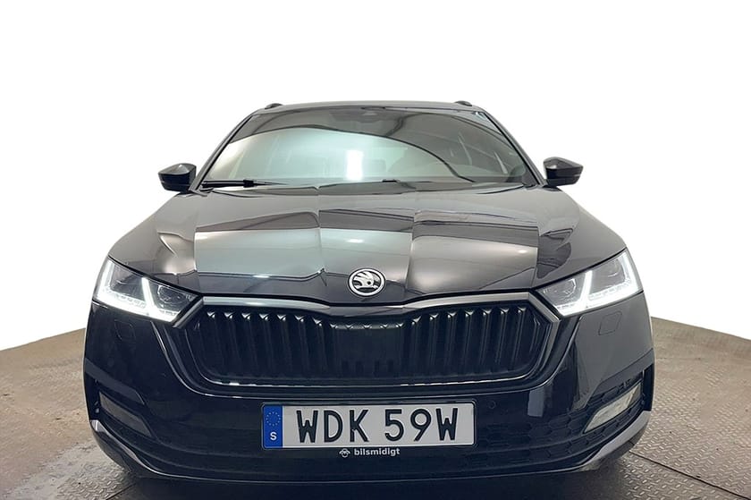 Bild 3 av Škoda Octavia Kombi 2.0 TDI 4x4 Aut Drag Kamera Cockpit Stolminne 200hk