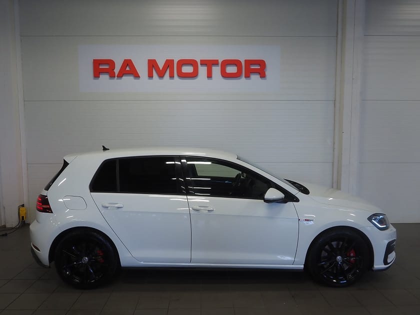 Bild 4 av Volkswagen Golf  GTI Performance 2.0 TSI 245hk Performamce |Cockpit|Backkamera|M&K|