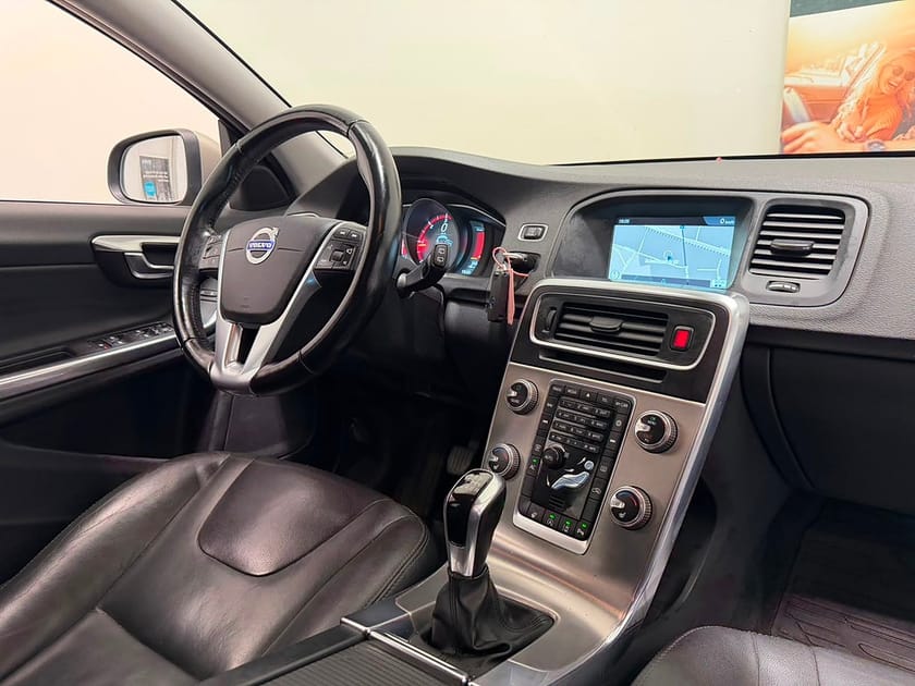 Bild 2 av Volvo V60 D4 Summum Business Edition Euro 6