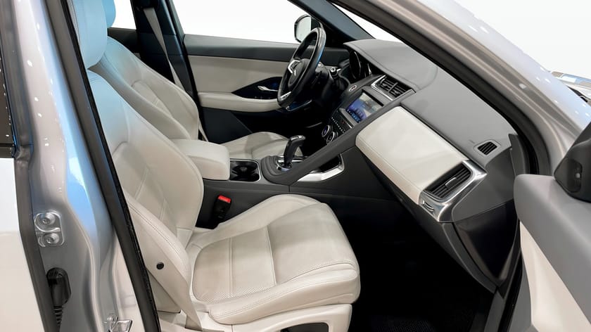 Bild 3 av Jaguar E-Pace P200 AWD 