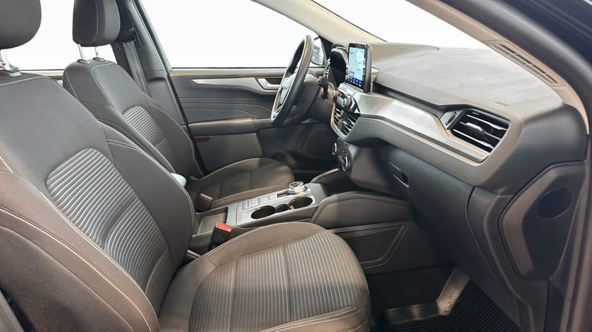 Bild 3 av Ford Kuga Plug-In Hybrid Titanium 2.5 225HK Vinterpaket Carplay