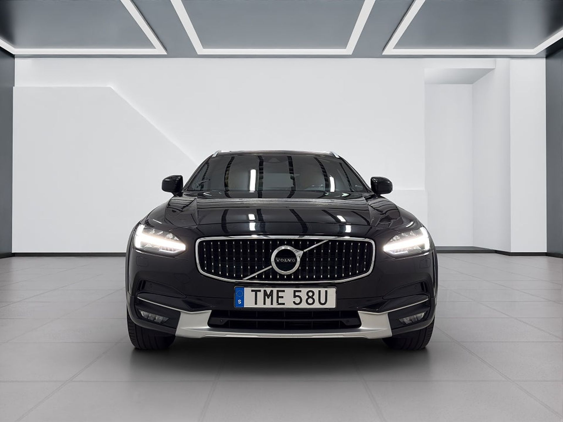 Volvo V90 D4 AWD 2020, photo 3/31