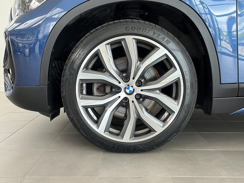 Bild 4 av BMW X1 xDrive25e Model Sport H/K Drag Panorama Komfort Access