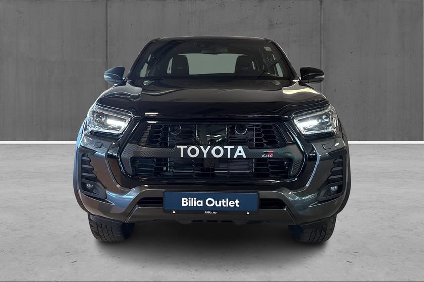 Bilde 2 av Toyota Hilux Dobbelcab D-cab 2.8 204HK 4WD Aut. GR Sport