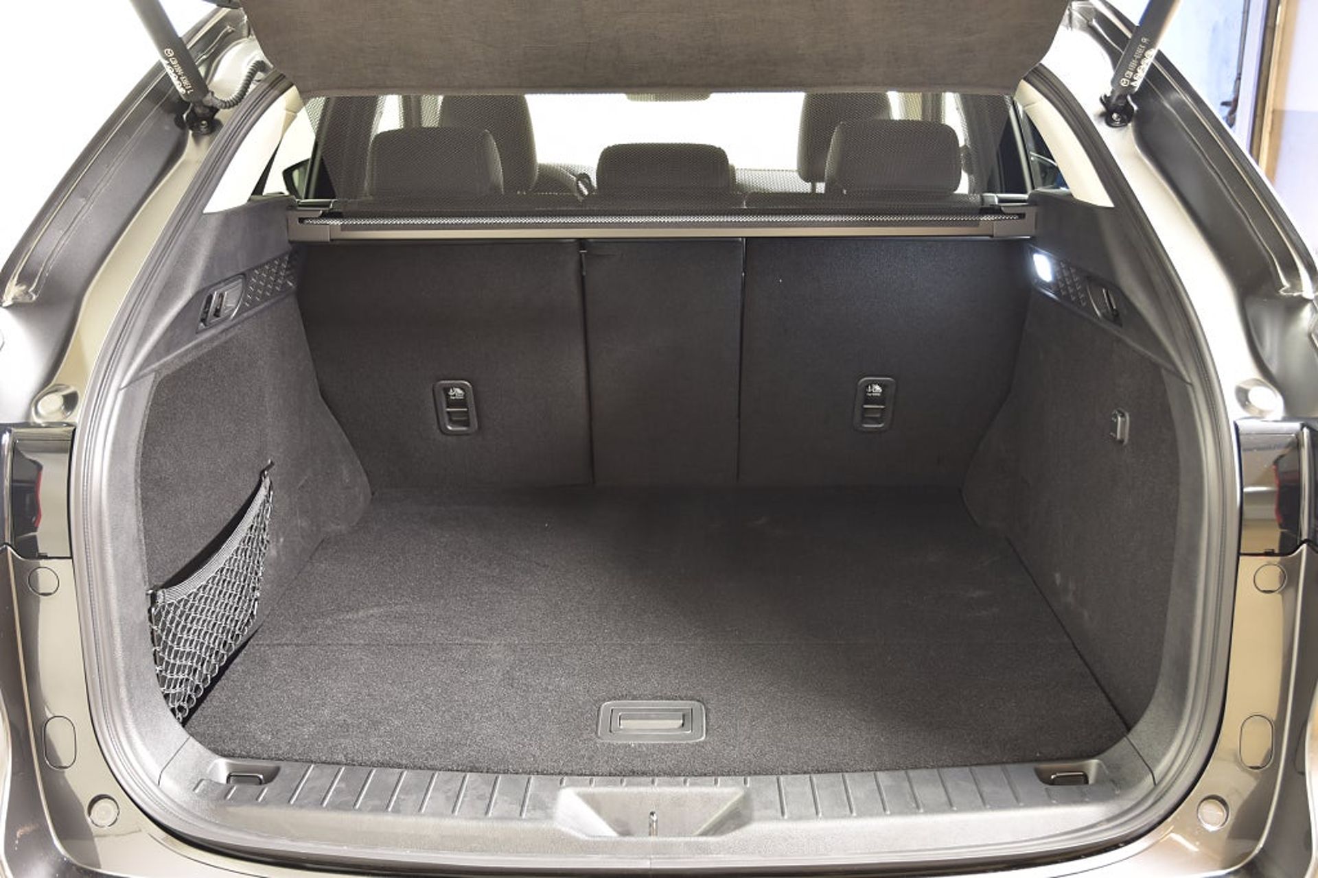Mazda CX-60 PHEV 2024, photo 6/10