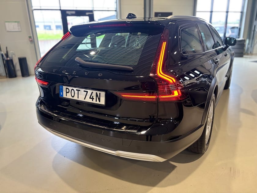 Bild 3 av Volvo V90 Cross Country B4 AWD Geartronic Advanced Edition /Drag / Nav./ Läder/