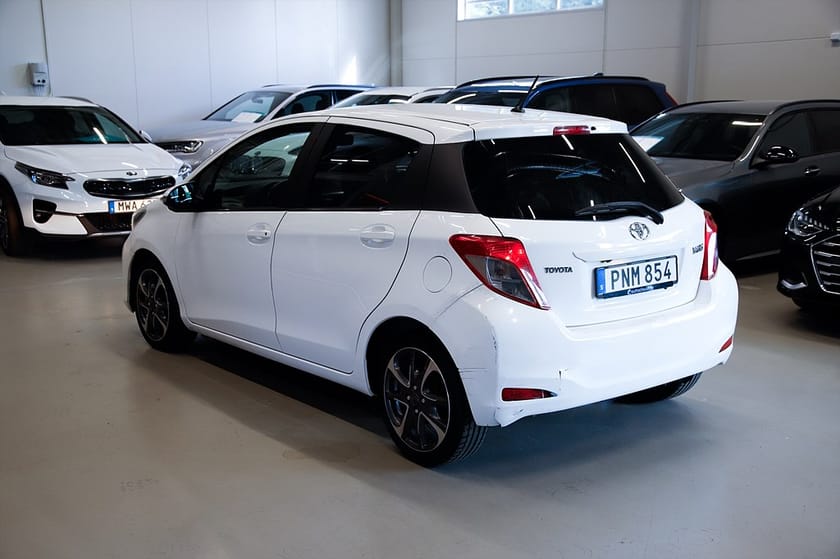 Bild 3 av Toyota Yaris 5-dörrar 1.33 Dual VVT-i Multidrive S, 99hk, 2014