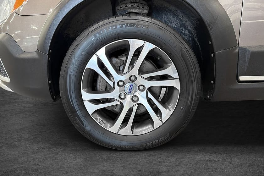 Bild 2 av Volvo XC70 D5 AWD Summum (215hk) Taklucka Keyless Drag D-värm