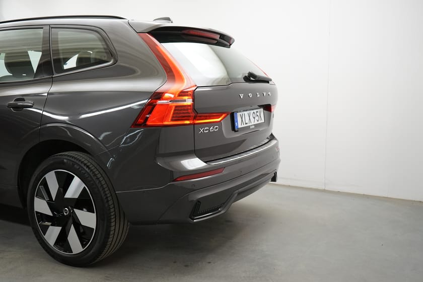 Bild 3 av Volvo XC60 Recharge T6 Plus Dark, Navigator, Taklucka, Parkeringskamera 360