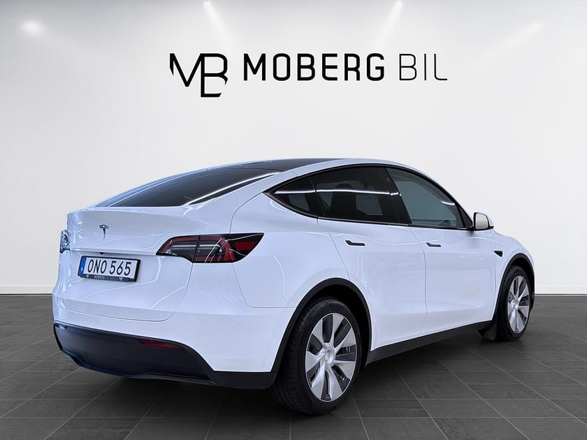 Bild 5 av Tesla Model Y Standard Range RWD 299hk Pano B-Kamera Drag Läder