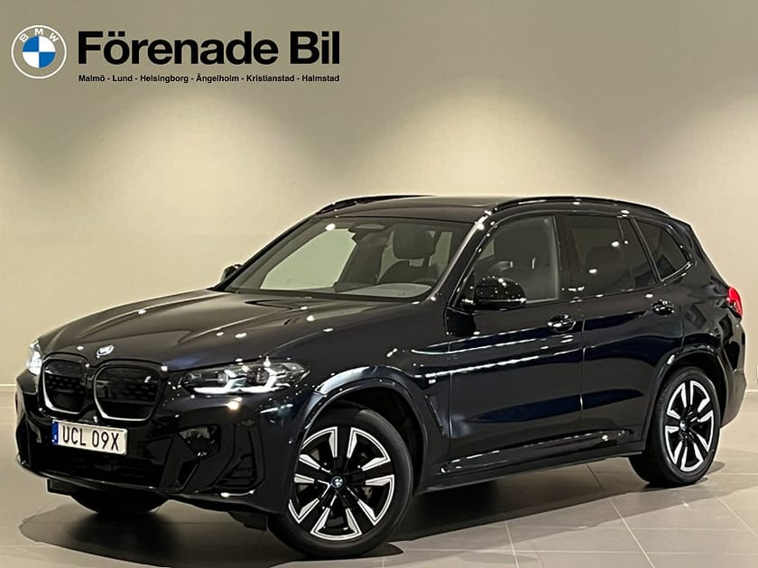 Bild 1 av BMW iX3 Charged M Sport Panorama Drag Elstolar Minne Adpt Farth