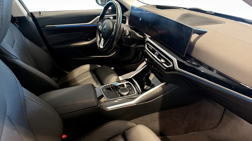 Bild 3 av BMW i4 eDrive40 Gran Coupé Rattvärme Komfortöppning Elstol HiFi Dragkrok